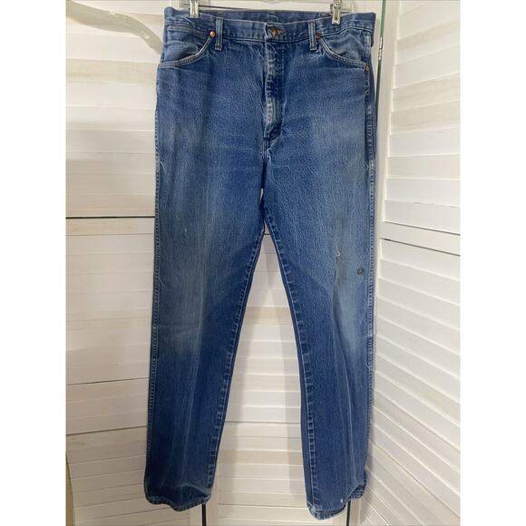 Wrangler Jeans Men’s Blue Pants Distressed Grunge Faded 37x36 Made In USA Cotton - Picture 1 of 11